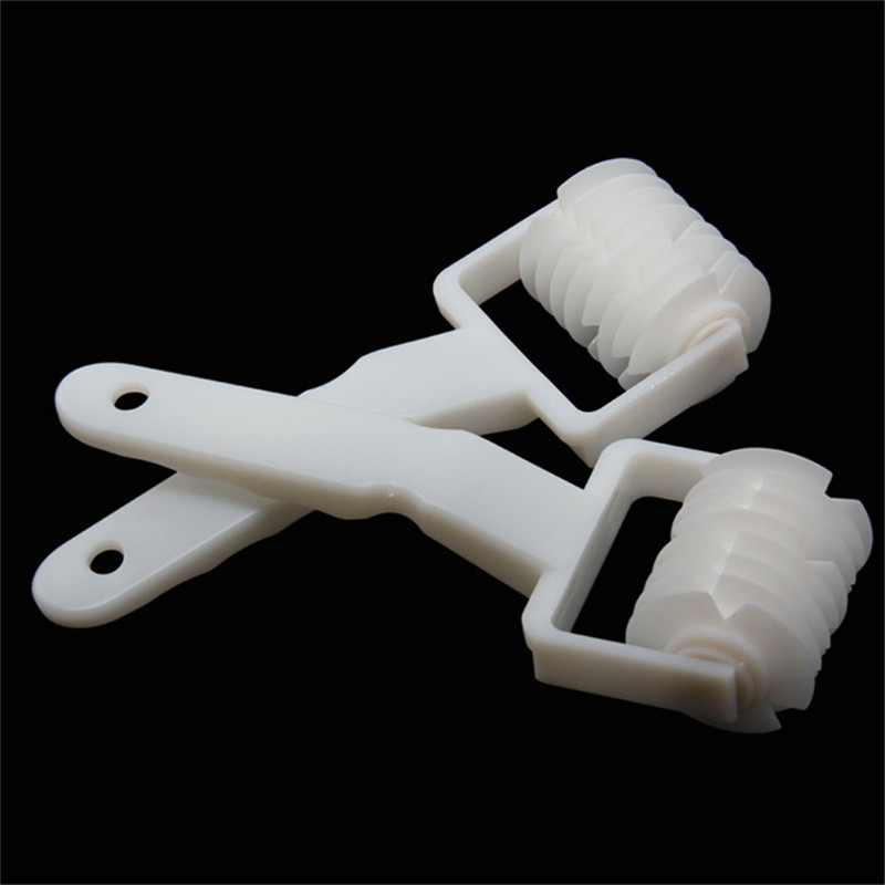 Useful Pastry Plastic Cutter Roller Tool