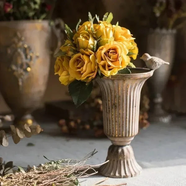 Classical Goblet Flower Vintag Vase Flower Pot Retro Wrought Iron Bouquet Arrangement Gold Candlestick Vase Table 1