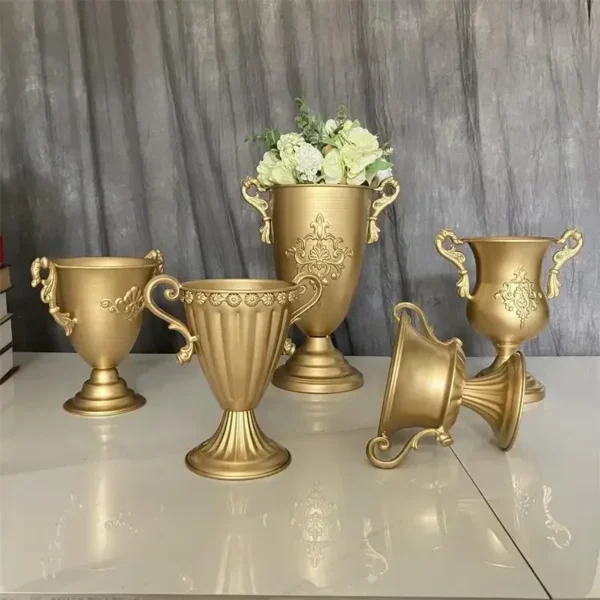 Classical Goblet Flower Vintag Vase Flower Pot Retro Wrought Iron Bouquet Arrangement Gold Candlestick Vase Table 3