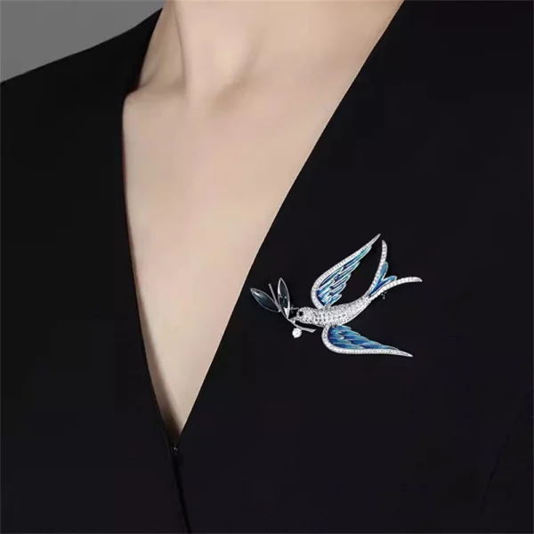 Luxury Blue Swallow Bird Brooches For Women Anti Glare Crystal Inlaid Rhinestone Fashion Brooch Pins Jewelry 1