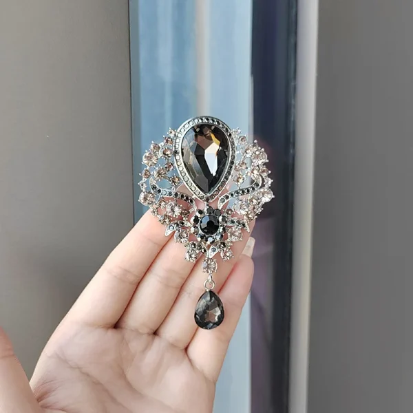 Luxury Elegant Large Crystal Water Drop Brooches For Women Vintage Fashion Pendant Style Elegant Wedding Pins 4