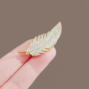 Luxury Rhinestone Feather Brooches For Lady Elegant Plant Crystal Lapel Pins Female Wedding Party Safety Pins