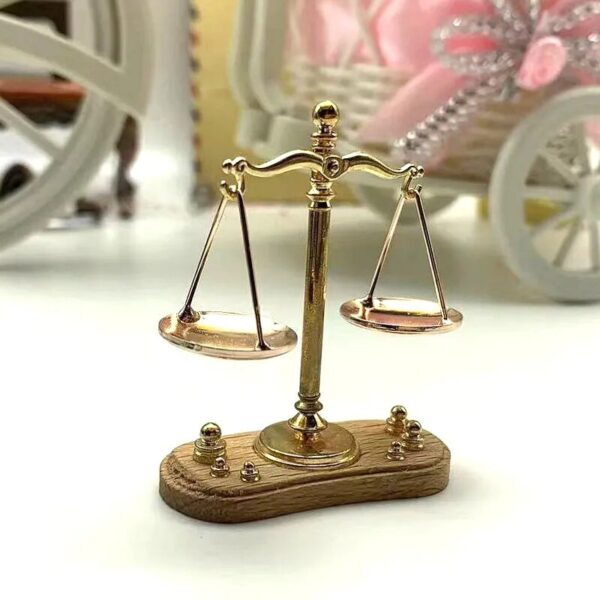 Mini Vintage Balance Scales Ornament Miniature Accessories Metal Antique Justice Scale Model Exquisite Home Decoration Kids 4