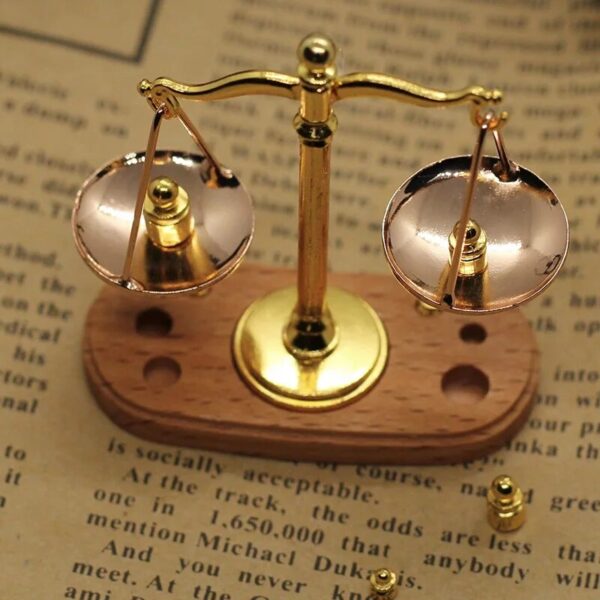 Mini Vintage Balance Scales Ornament Miniature Accessories Metal Antique Justice Scale Model Exquisite Home Decoration Kids