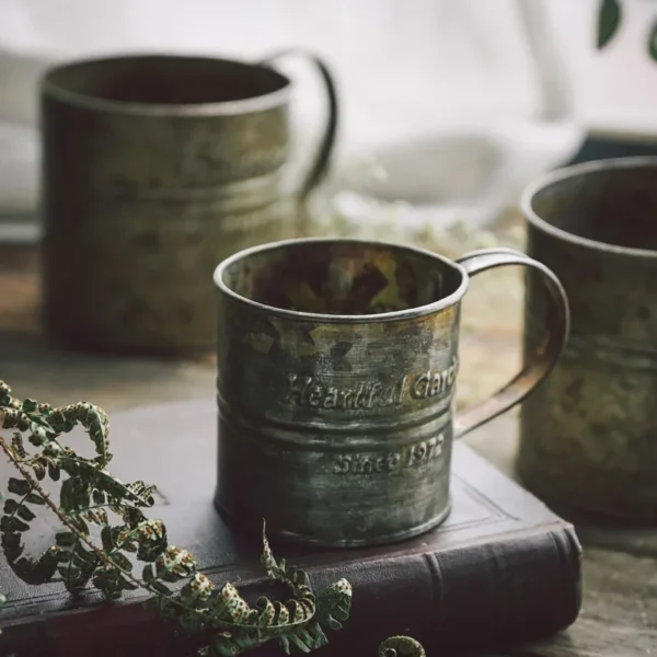 Photography props retro handle cup drinkware vintage english printing iron flower bucket decoration for home kitchen