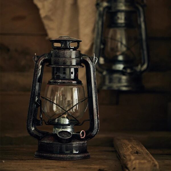 Retro iron kerosene lamp with wick vintage photography props home decoration for coffee shop figurines miniatures 1