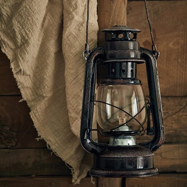 Retro iron kerosene lamp with wick vintage photography props home decoration for coffee shop figurines miniatures 2