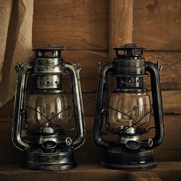 Retro iron kerosene lamp with wick vintage photography props home decoration for coffee shop figurines miniatures