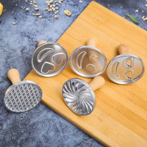 Zinc alloy edge flower biscuit mould dim sum cake smiley face cake mould cake cutter baking