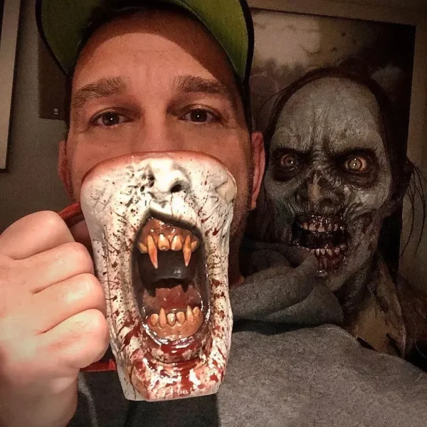 Kf S58d3133488ba4a0a852dfa497517d455e New Halloween Zombie Cup Decoration Decoration Decoration Home Courtyard Drinkable Water Zombie Vampire Stainless Steel Mug