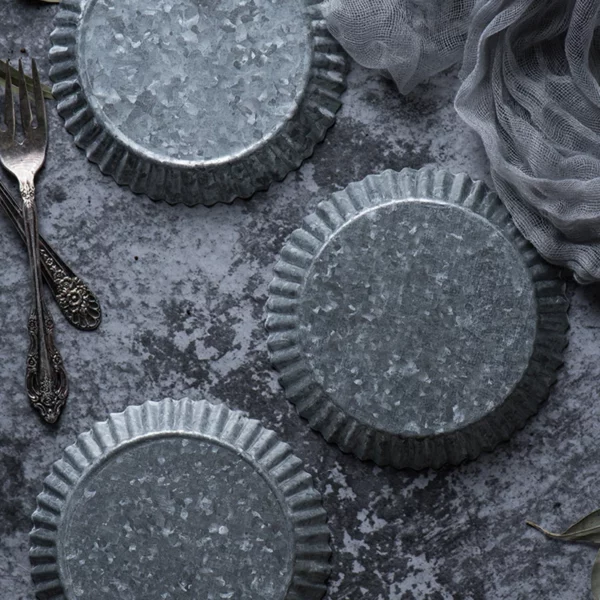 Retro iron bread trays lace vintage round handcrafted cake snack plate photography props metal storage decor 3